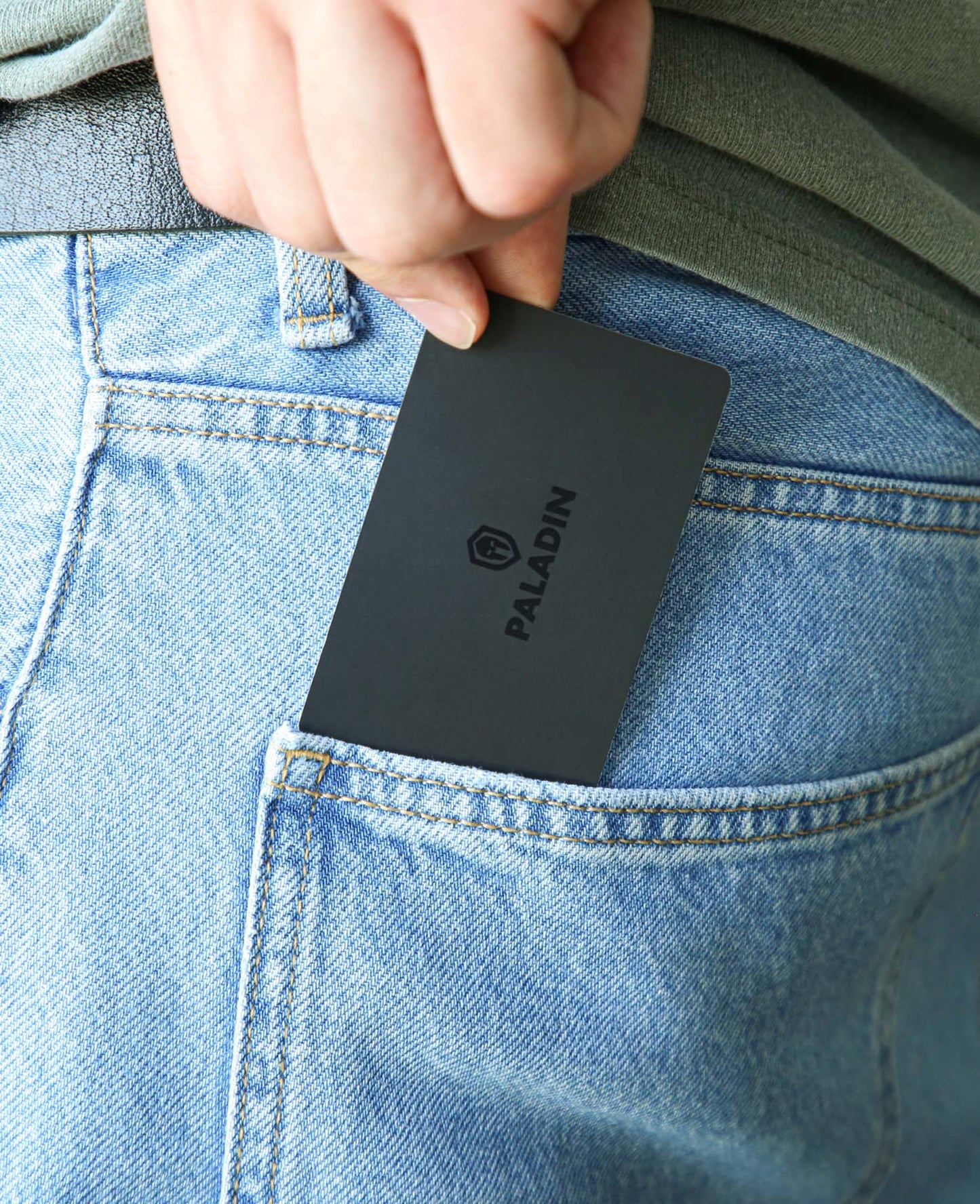 Paladin NFC/RFID Blocker Card, Schutz vor Datendiebstahl und Phishing-Attacken dank elektromagnetischem Schutzschild, im Kreditkartenformat